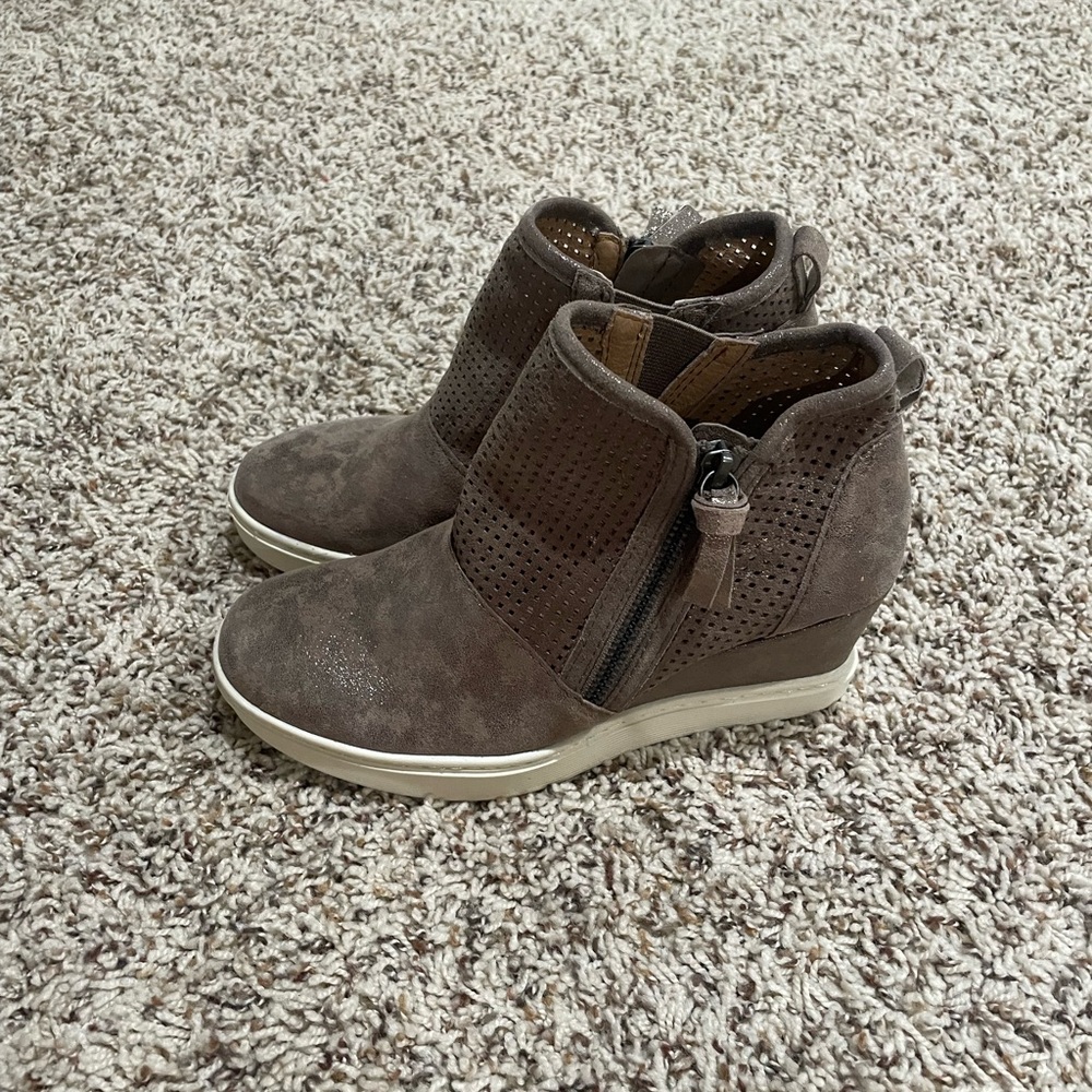 NWOT wedges sofft - Picture 3 of 10